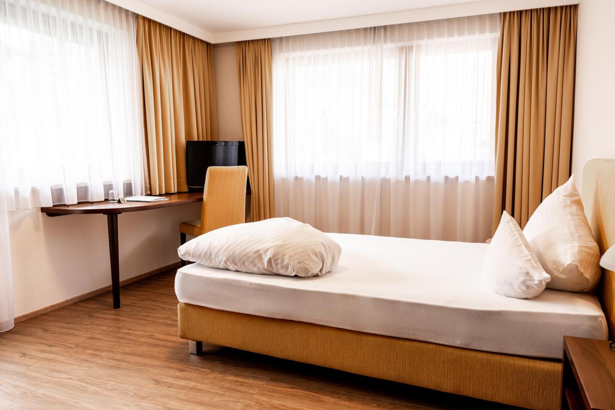 Hotel Maria Theresia Майерхофен Екстериор снимка